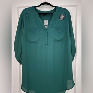 Torrid Harper tunic. Emerald green. New with tags. Super comfy shirt.